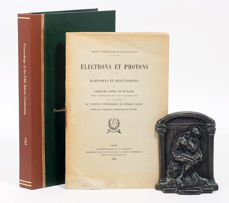 Item #14 Electrons et Photons. Rapports et Discussions du Cinquieme Conseil de Physique Tenu a Bruxelles du 24 au 29 Octobre 1927. [Fifth Solvay Conference]. ALBERT EINSTEIN, NIELS BOHR, WERNER HEISENBERG.